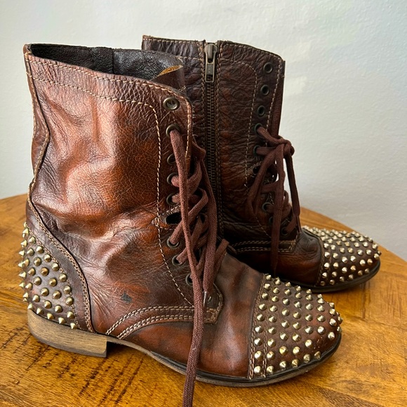 Boots - Picture 1 of 3